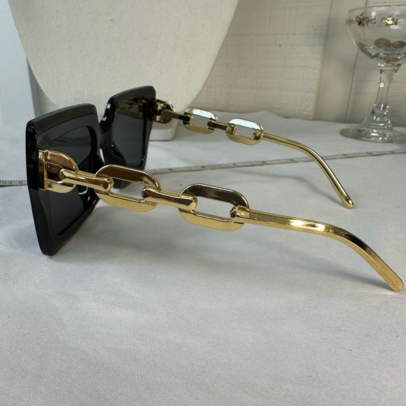 Large square chunky black and goldtone fashion sunglasses - Picture 2 of 5